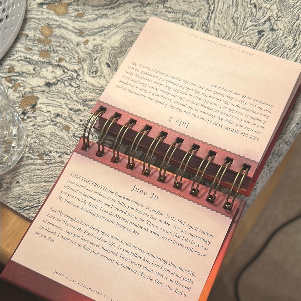 Jesus Calling Inspirational DayBrightener enjoying peace in his presence - Picture 3 of 3